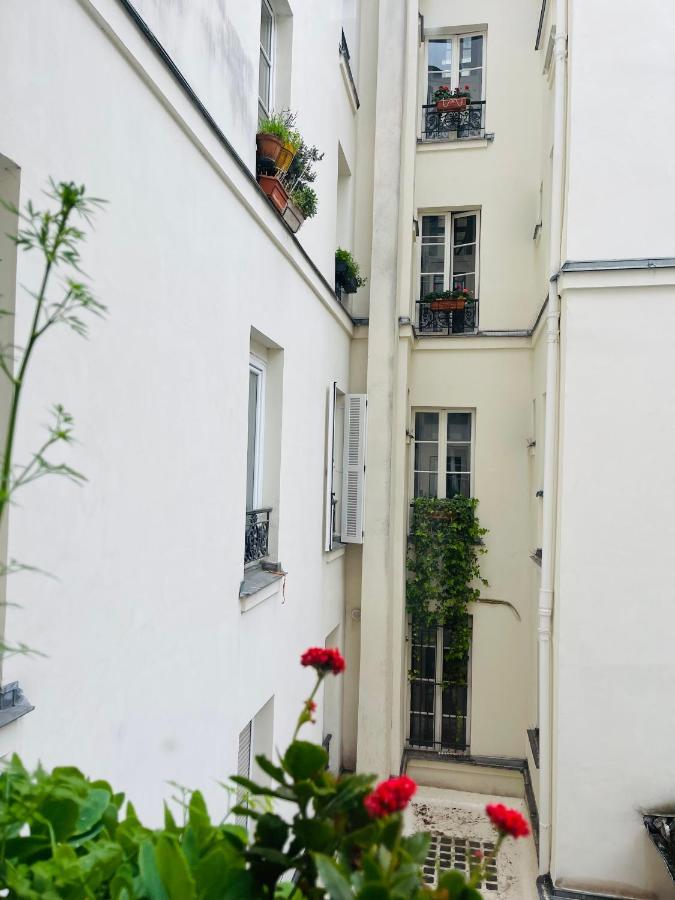 Le Nid Douillet De Patricia Apartment Paris Bagian luar foto
