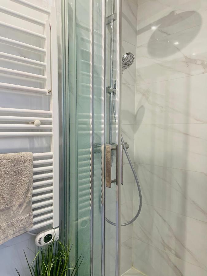 Le Nid Douillet De Patricia Apartment Paris Bagian luar foto